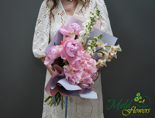 Bouquet of pink hydrangea and Dutch peonies photo
